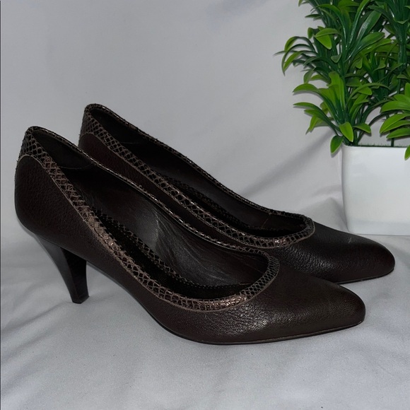 ChicLeather Women's Heels used good condition - Picture 1 of 16